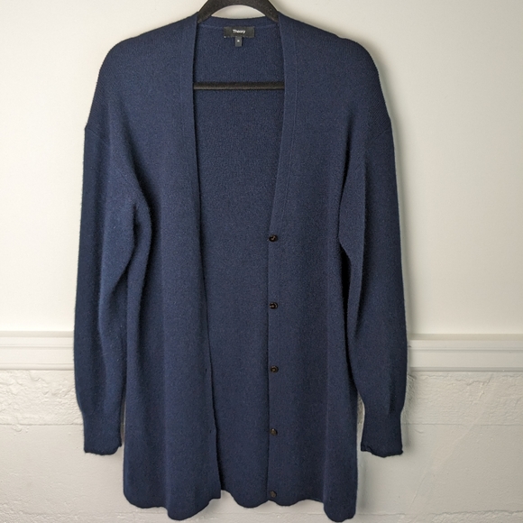 Theory • Long Cardigan In Cashmere - Picture 4 of 10